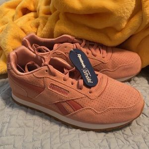 NWT Pink Reebok classic Harman run sneaker